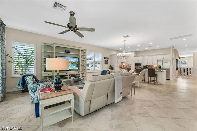 7825 Hawthorne DR 2104, Naples, FL 34113