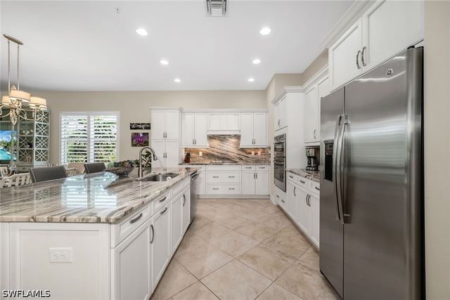 7825 Hawthorne DR 2104, Naples, FL 34113