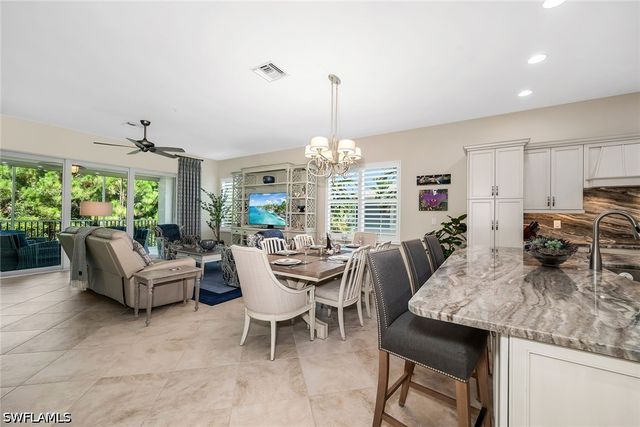 7825 Hawthorne DR 2104, Naples, FL 34113