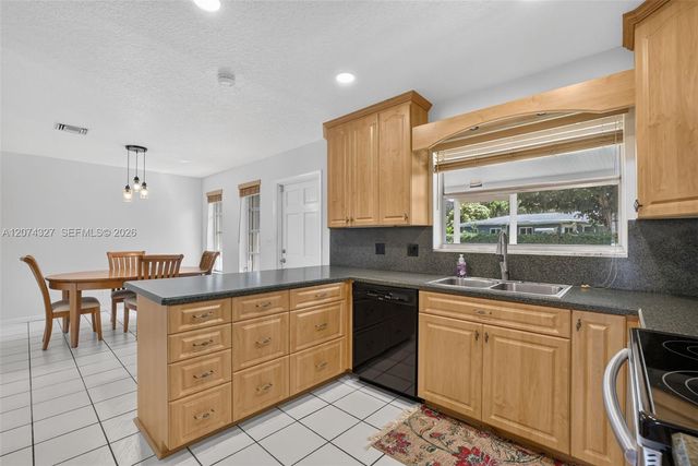 148 SW 126th Avenue, Plantation, FL 33325