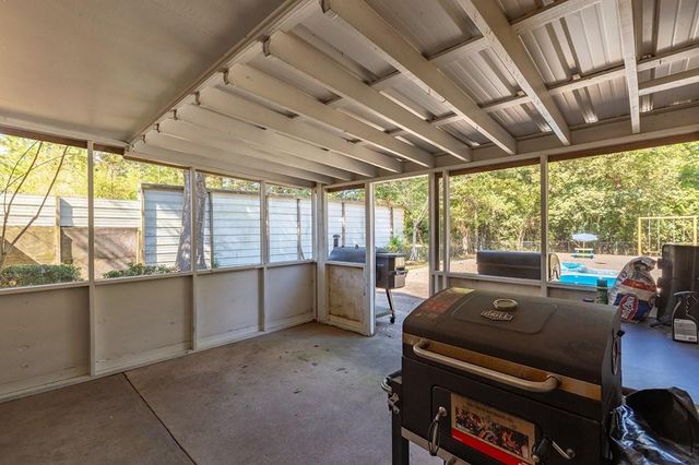 309 Hunters Creek Drive, Lufkin, TX 75901