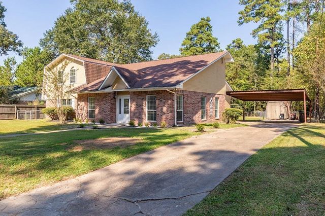 309 Hunters Creek Drive, Lufkin, TX 75901