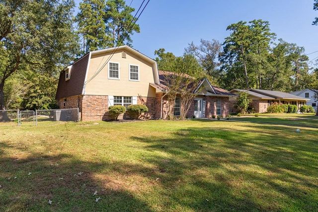 309 Hunters Creek Drive, Lufkin, TX 75901