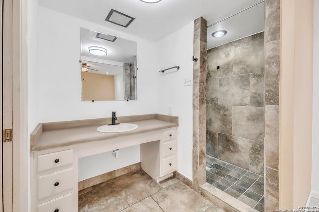 5002 Prince Valiant, San Antonio, TX 78218