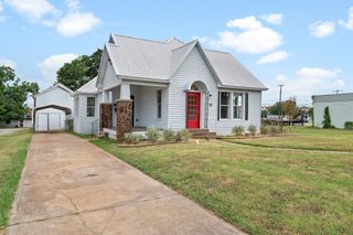 118 W Gandy Street, Denison, TX 75021