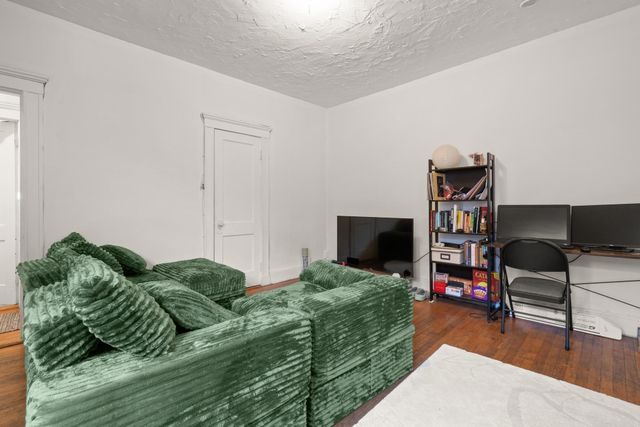 233 Kelton St 12, Boston, MA 02134