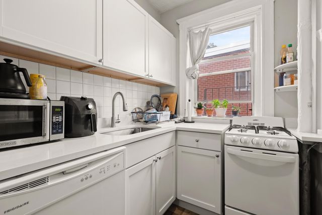 233 Kelton St 12, Boston, MA 02134