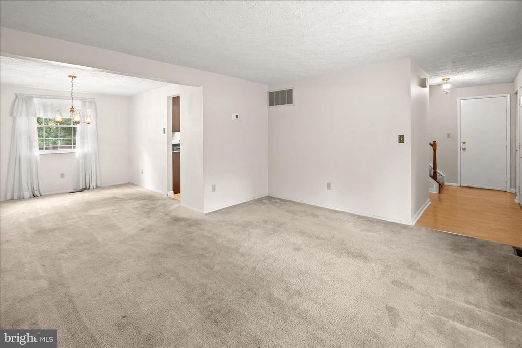Image 4 of property listing at 8728 DOVES FLY WAY, Laurel, MD 20723