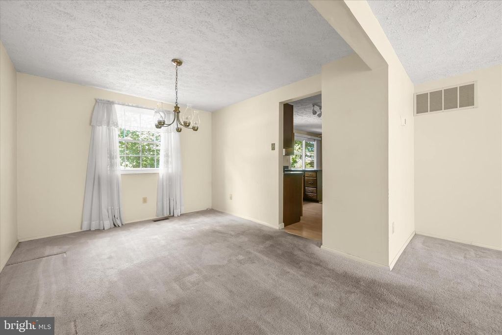 Image 6 of property listing at 8728 DOVES FLY WAY, Laurel, MD 20723