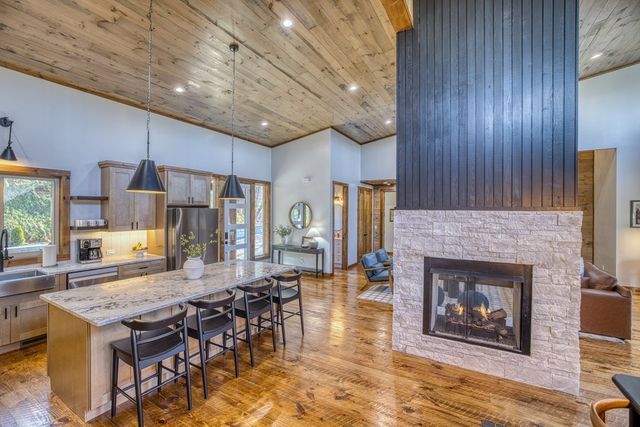 1160 Mangums Trail, Blue Ridge, GA 30513