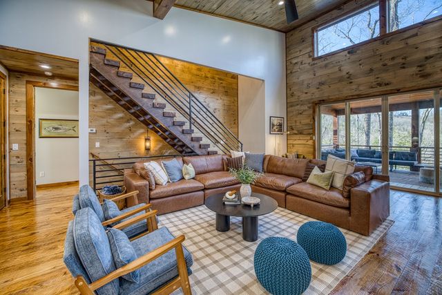 1160 Mangums Trail, Blue Ridge, GA 30513