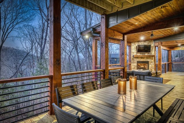 1160 Mangums Trail, Blue Ridge, GA 30513