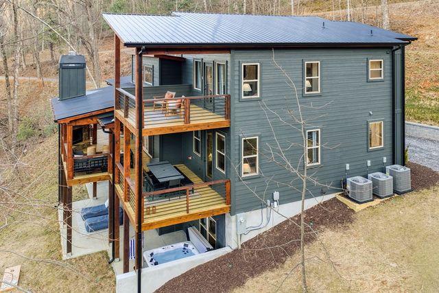 1160 Mangums Trail, Blue Ridge, GA 30513