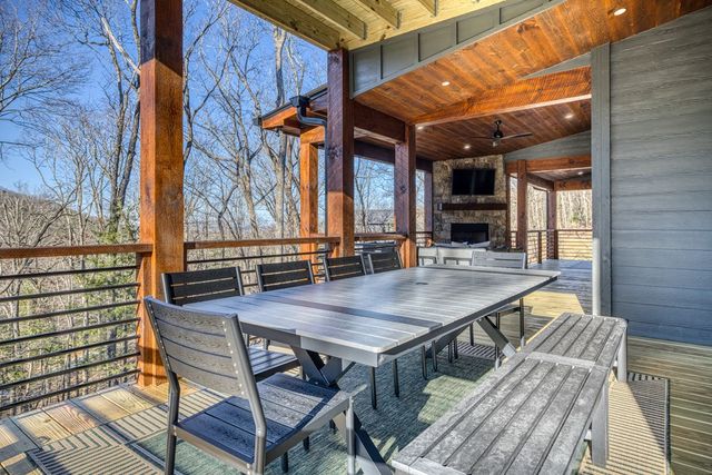 1160 Mangums Trail, Blue Ridge, GA 30513