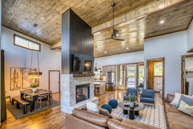 1160 Mangums Trail, Blue Ridge, GA 30513