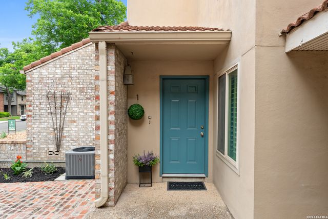 201 W Craig Pl Apt M, San Antonio, TX 78212