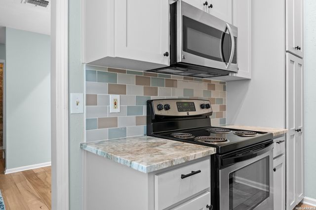 201 W Craig Pl Apt M, San Antonio, TX 78212