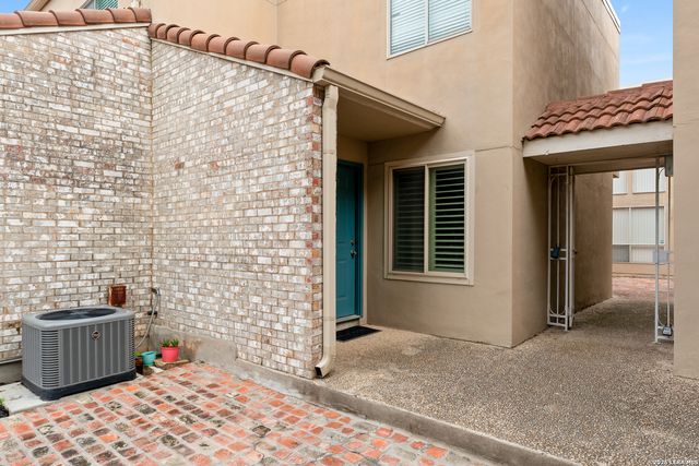 201 W Craig Pl Apt M, San Antonio, TX 78212