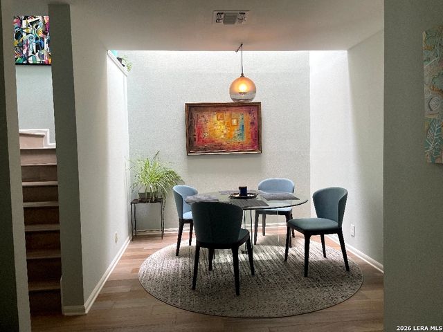 201 W Craig Pl Apt M, San Antonio, TX 78212