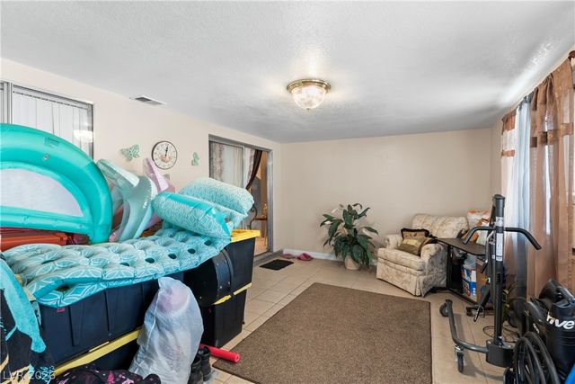 4341 El Esteban Way, Las Vegas, NV 89121