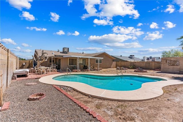 4341 El Esteban Way, Las Vegas, NV 89121