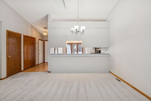 805 Southcross Drive E, Burnsville, MN 55306