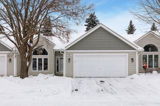 805 Southcross Drive E, Burnsville, MN 55306