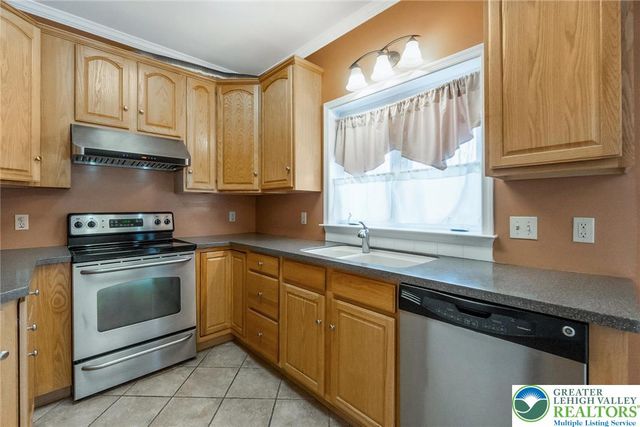 537 Kemmerer Lane, Upper Macungie Twp, PA 18104