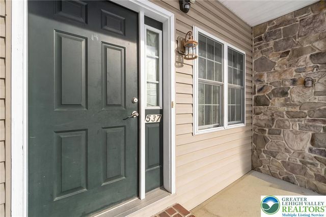 537 Kemmerer Lane, Upper Macungie Twp, PA 18104