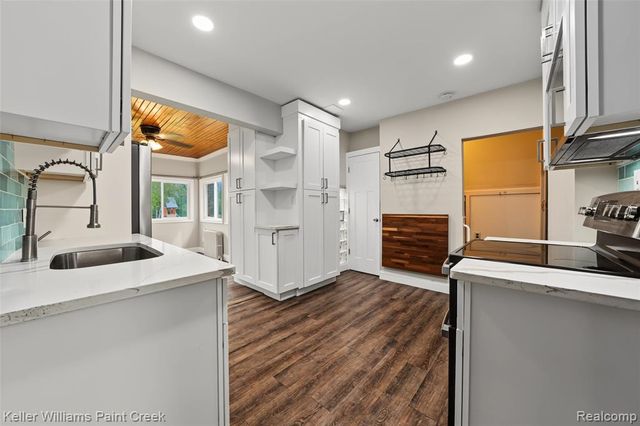 17197 Forest Avenue, Eastpointe, MI 48021