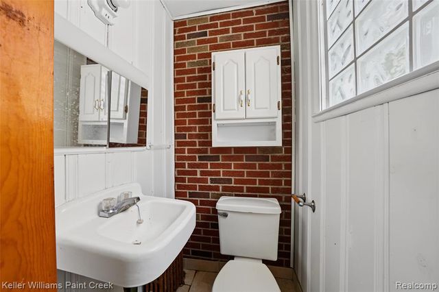 17197 Forest Avenue, Eastpointe, MI 48021