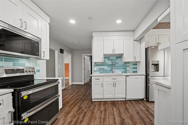 17197 Forest Avenue, Eastpointe, MI 48021