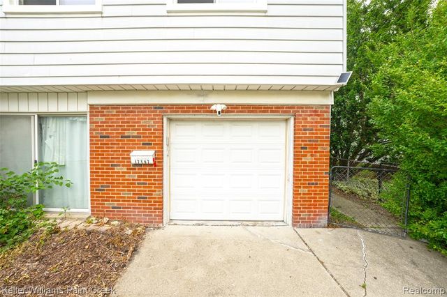17197 Forest Avenue, Eastpointe, MI 48021