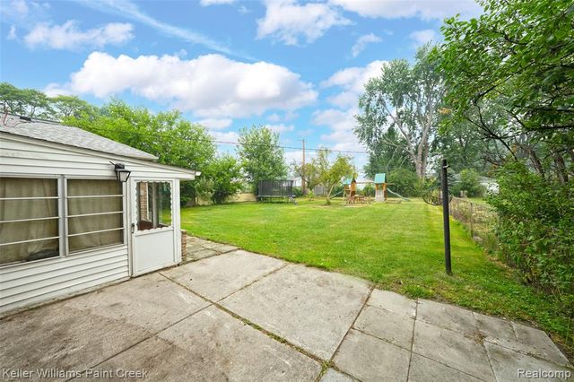 17197 Forest Avenue, Eastpointe, MI 48021