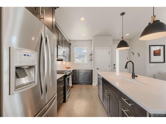 1747 Stable View Dr, Castle Pines, CO 80108
