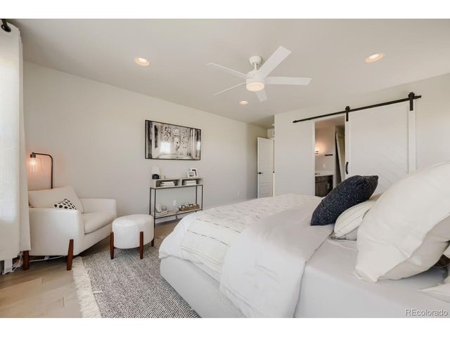 1747 Stable View Dr, Castle Pines, CO 80108