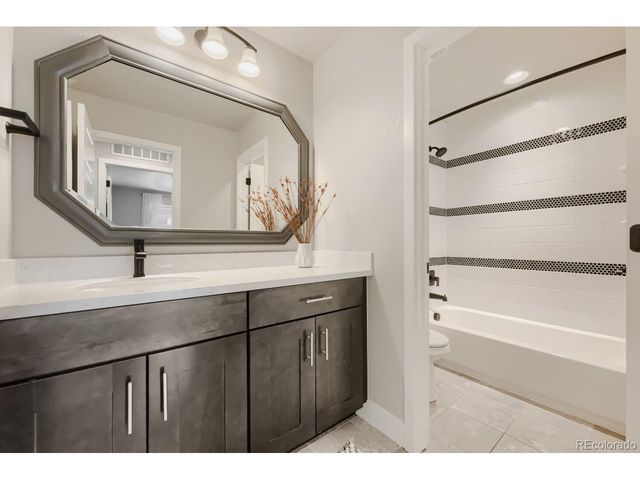 1747 Stable View Dr, Castle Pines, CO 80108