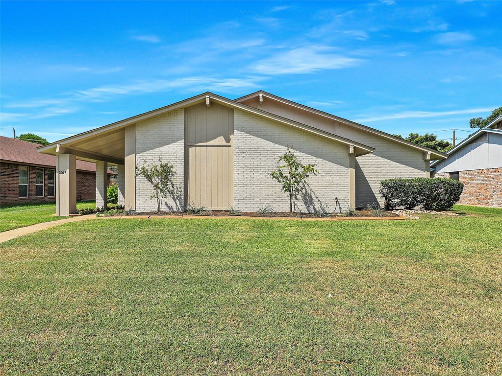 2013 E Collins Boulevard, Richardson, TX 75081