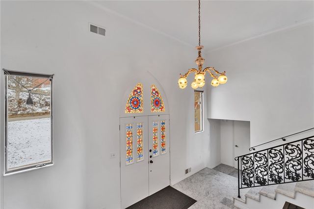 169 Woodshire Dr, O'hara, PA 15215