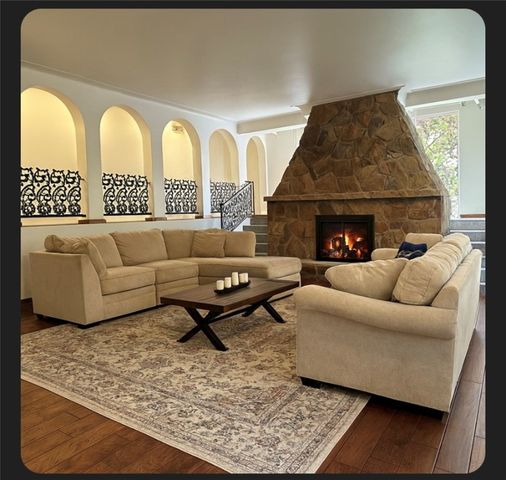 169 Woodshire Dr, O'hara, PA 15215