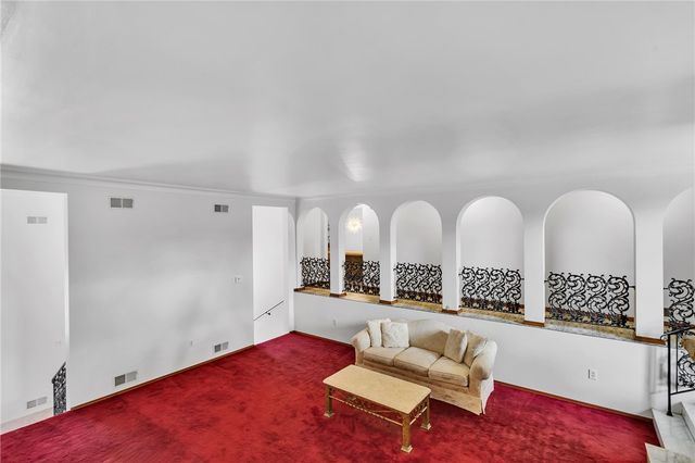 169 Woodshire Dr, O'hara, PA 15215