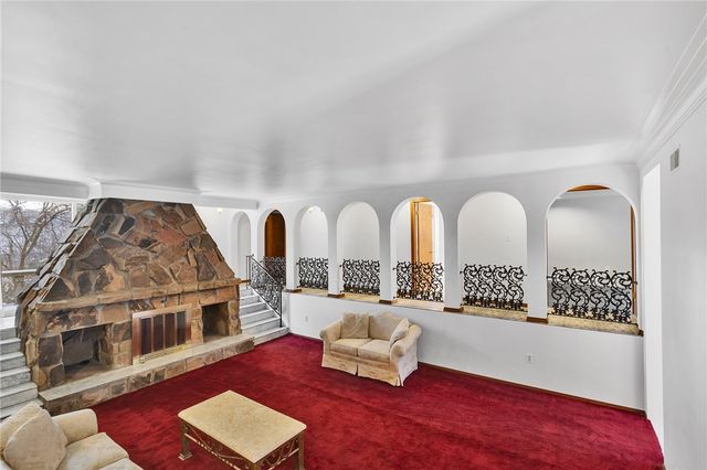 169 Woodshire Dr, O'hara, PA 15215