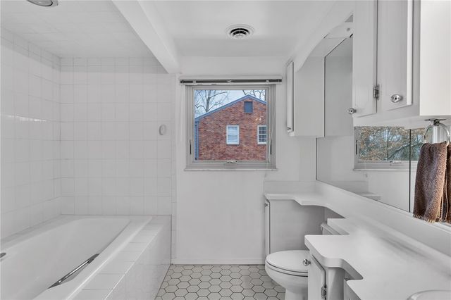 169 Woodshire Dr, O'hara, PA 15215