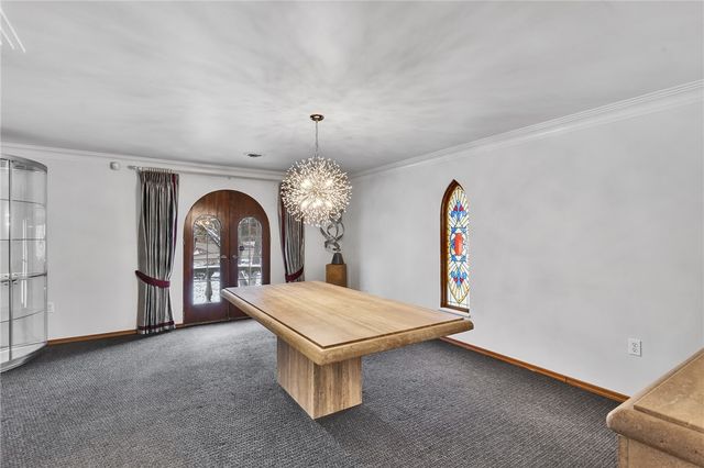 169 Woodshire Dr, O'hara, PA 15215