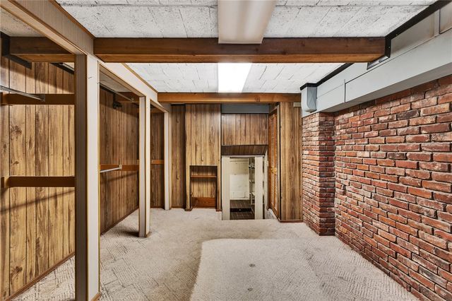 169 Woodshire Dr, O'hara, PA 15215