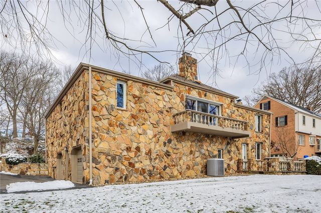 169 Woodshire Dr, O'hara, PA 15215