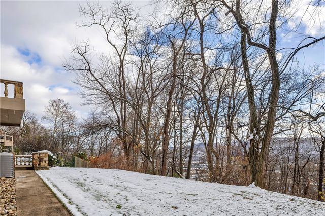 169 Woodshire Dr, O'hara, PA 15215