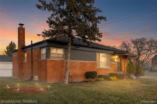 19155 Ash Avenue, Eastpointe, MI 48021