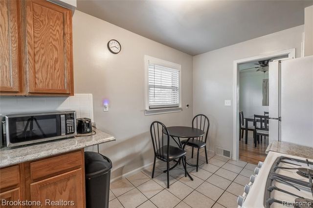 19155 Ash Avenue, Eastpointe, MI 48021