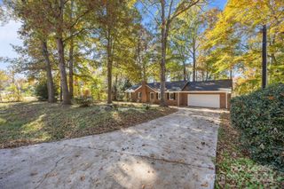 6227 King George Drive, Charlotte, NC 28213